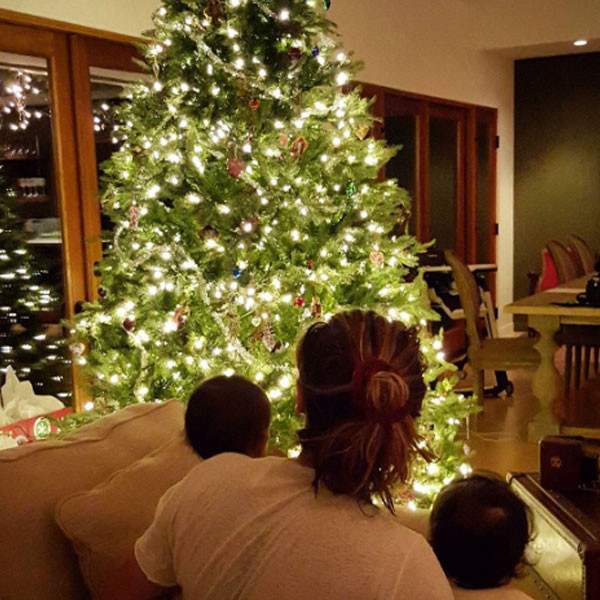 Zoe Saldana, Christmas Tree, Twins Zoe Saldana, Christmas Tree, Twins